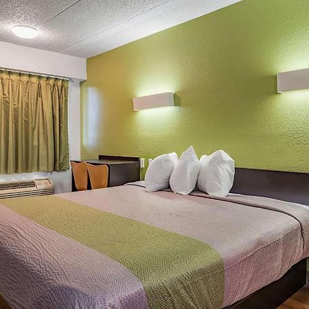 Days Inn By Wyndham Cincinnati I-71 Silverton Bagian luar foto