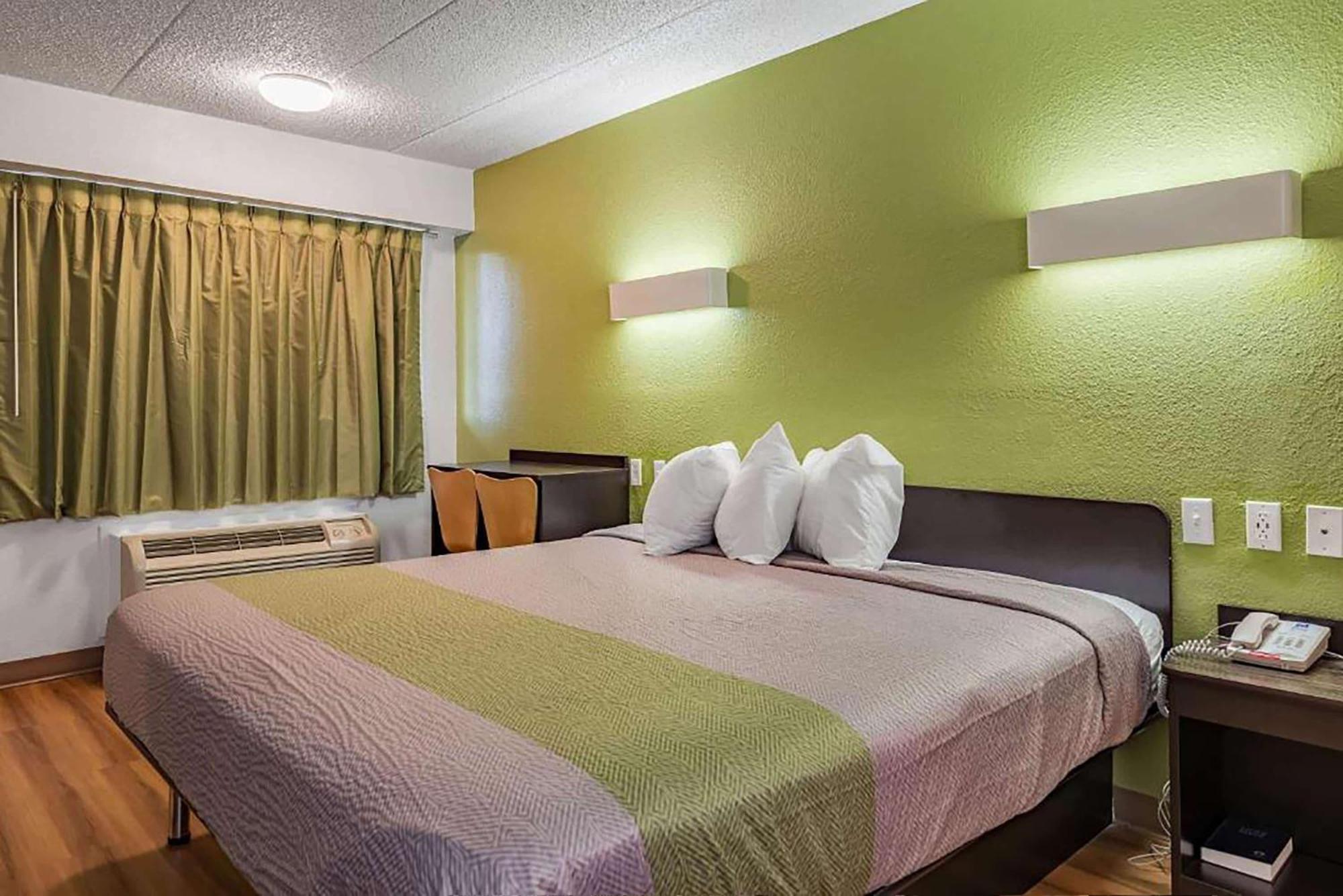 Days Inn By Wyndham Cincinnati I-71 Silverton Bagian luar foto