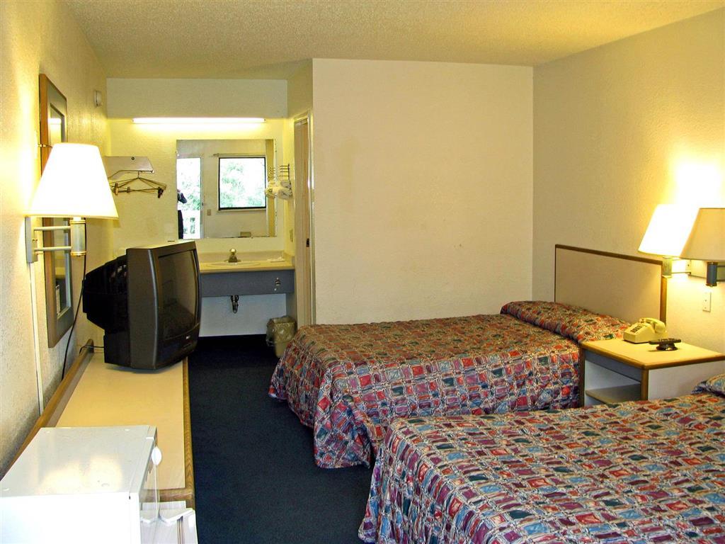 Days Inn By Wyndham Cincinnati I-71 Silverton Ruang foto