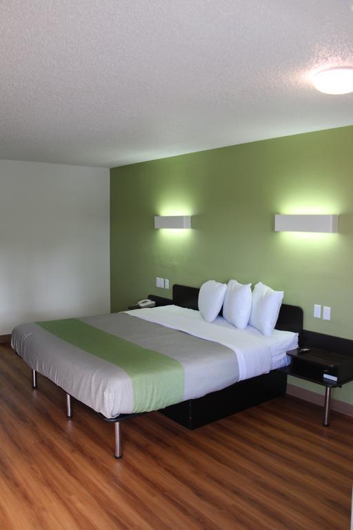 Days Inn By Wyndham Cincinnati I-71 Silverton Bagian luar foto